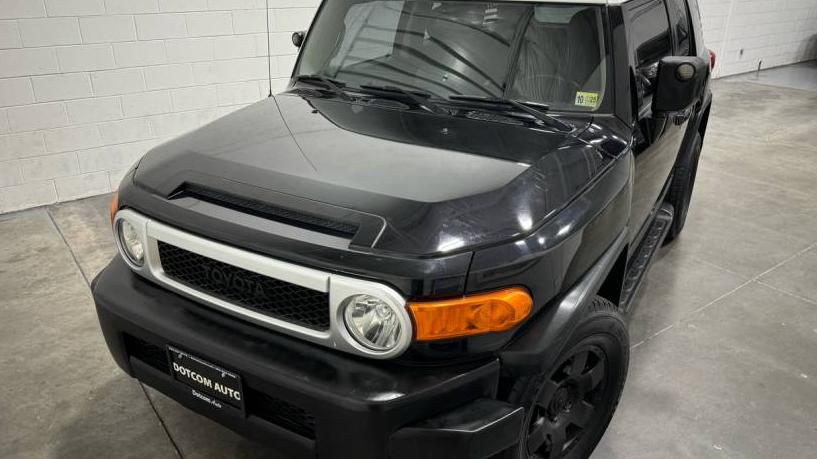 TOYOTA FJ CRUISER 2008 JTEBU11F18K038984 image